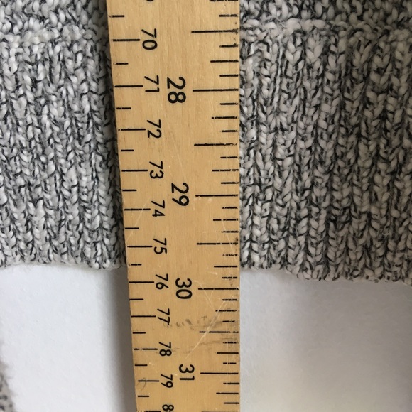 Aritzia Community Cape - Picture 15 of 15